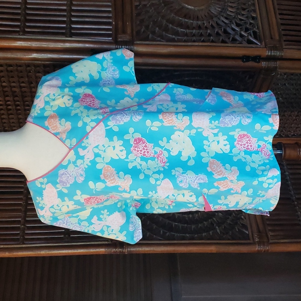 DICKIES Koi Fish Scrub Top Size LG
